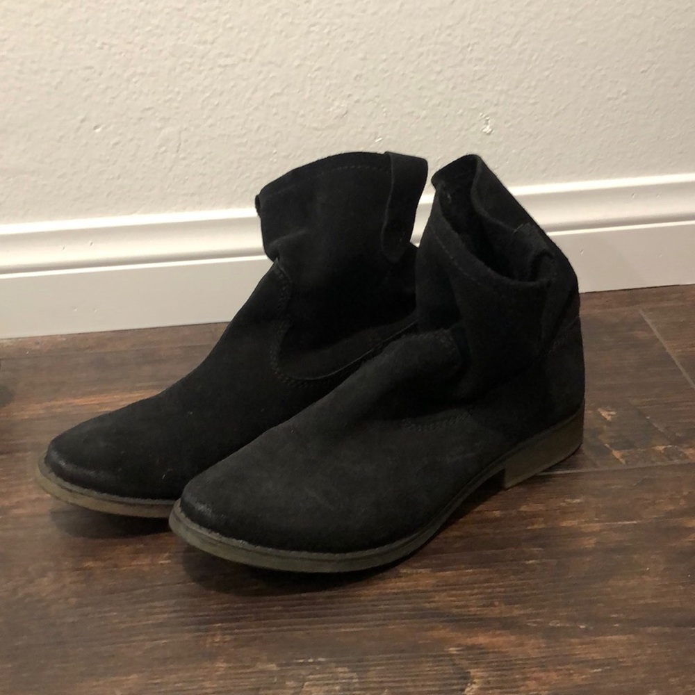 Black boots